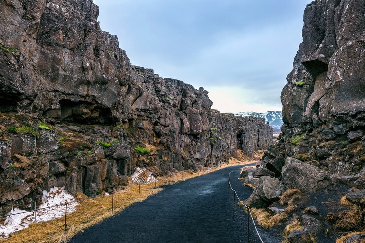<a href="https://www.freepik.com/free-photo/pingvellir-national-park-tectonic-plates-iceland_11768887.htm#query=Lerderderg%20Gorge&position=0&from_view=search&track=ais">Image by tawatchai07</a> on Freepik